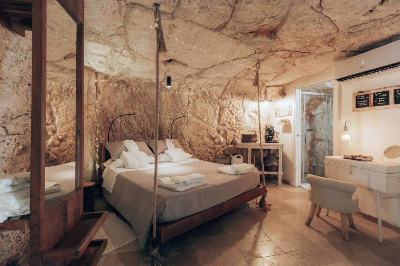 Grotta Carlotta Bed & Breakfast ออสตูนี ภายนอก รูปภาพ