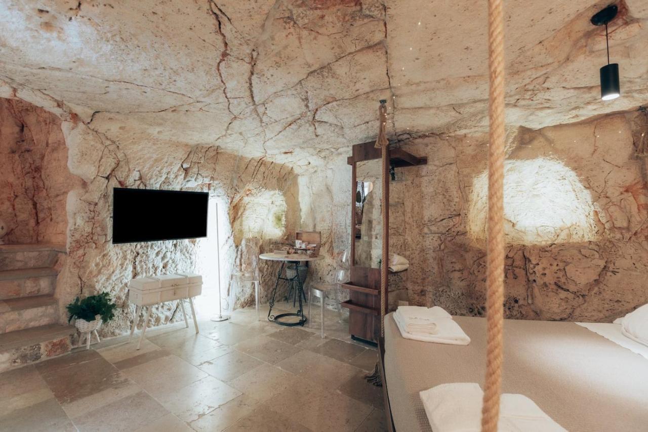 Grotta Carlotta Bed & Breakfast ออสตูนี ภายนอก รูปภาพ