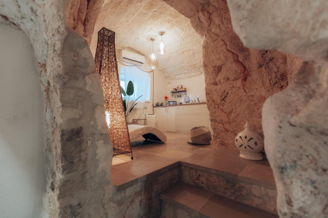 Grotta Carlotta Bed & Breakfast ออสตูนี ภายนอก รูปภาพ