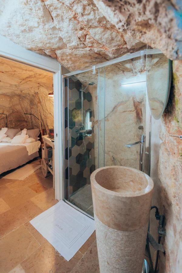 Grotta Carlotta Bed & Breakfast ออสตูนี ภายนอก รูปภาพ